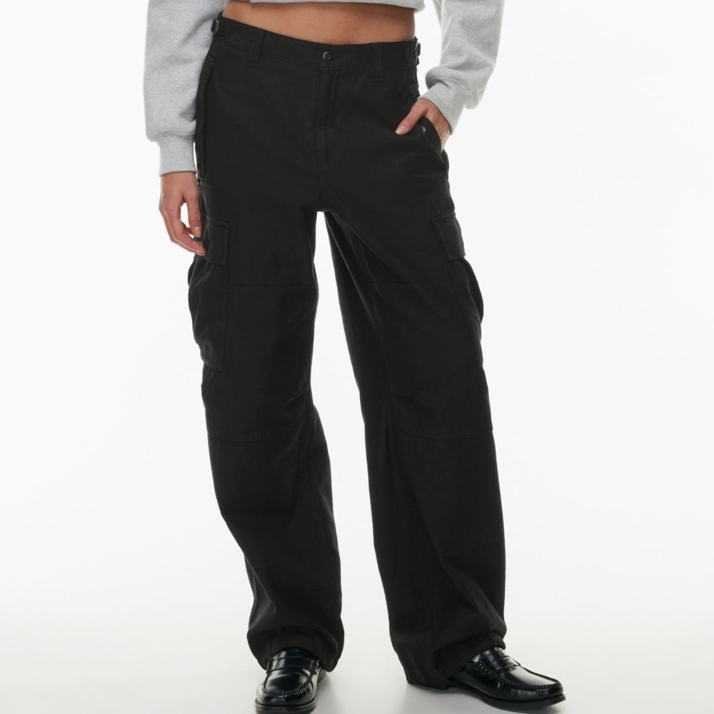 Aritzia TNA supply cargo pants